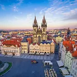Apartment With Balcony And Parking Near The Prague Museum