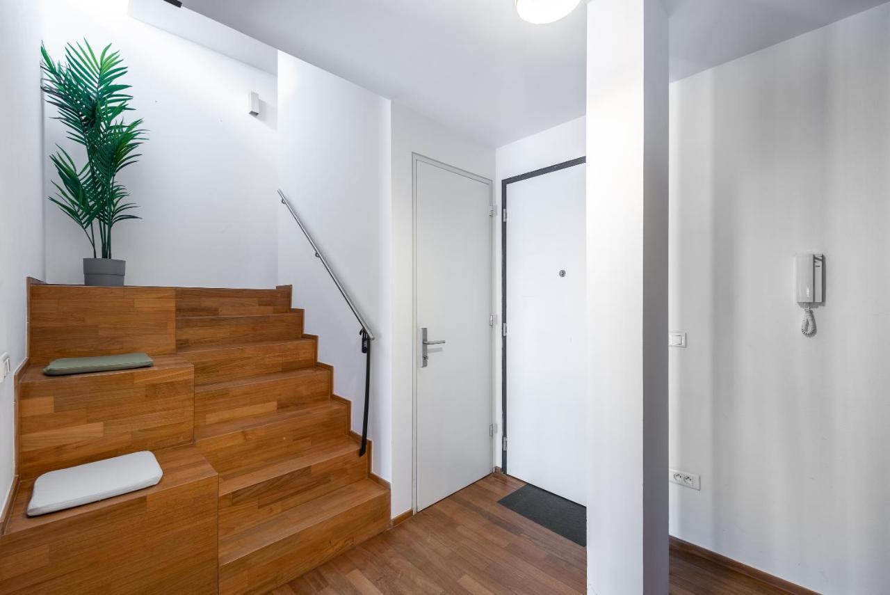 With Balcony And Parking Near The Museum Apartamento Praga